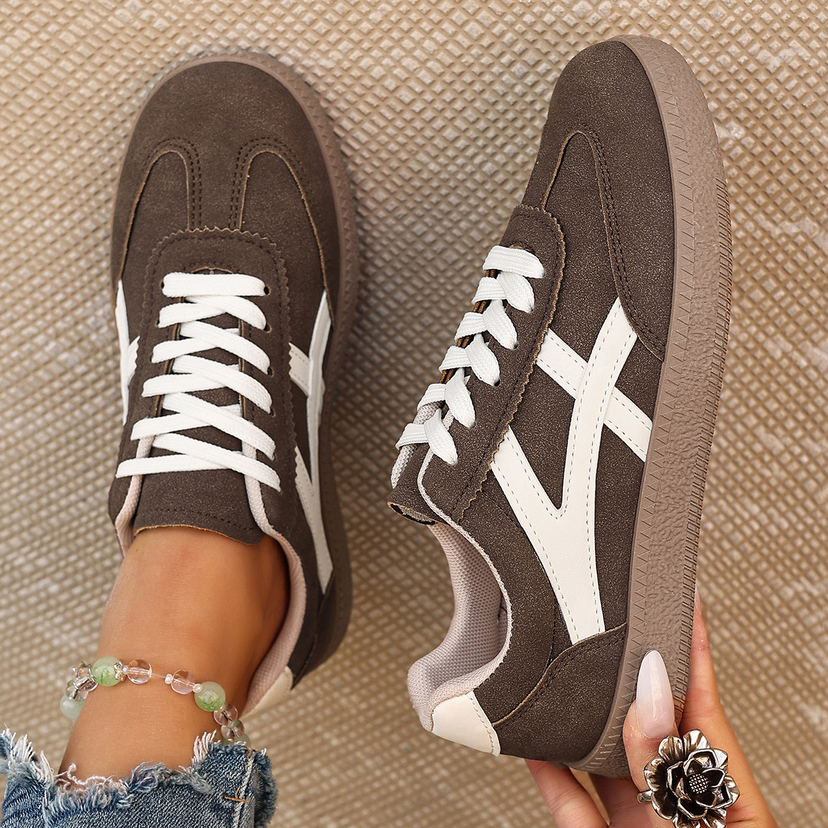 Versatile Lace-up Low-top Athletic Sneakers foto 5