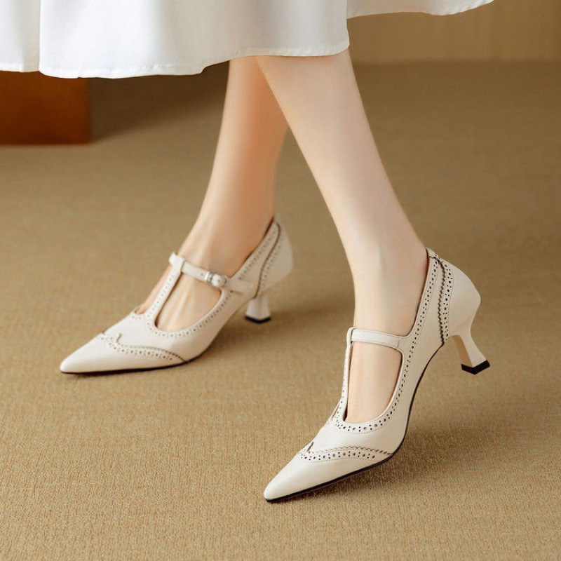 Women's French-style Vintage Engraving Stiletto Heel High Heels foto 2