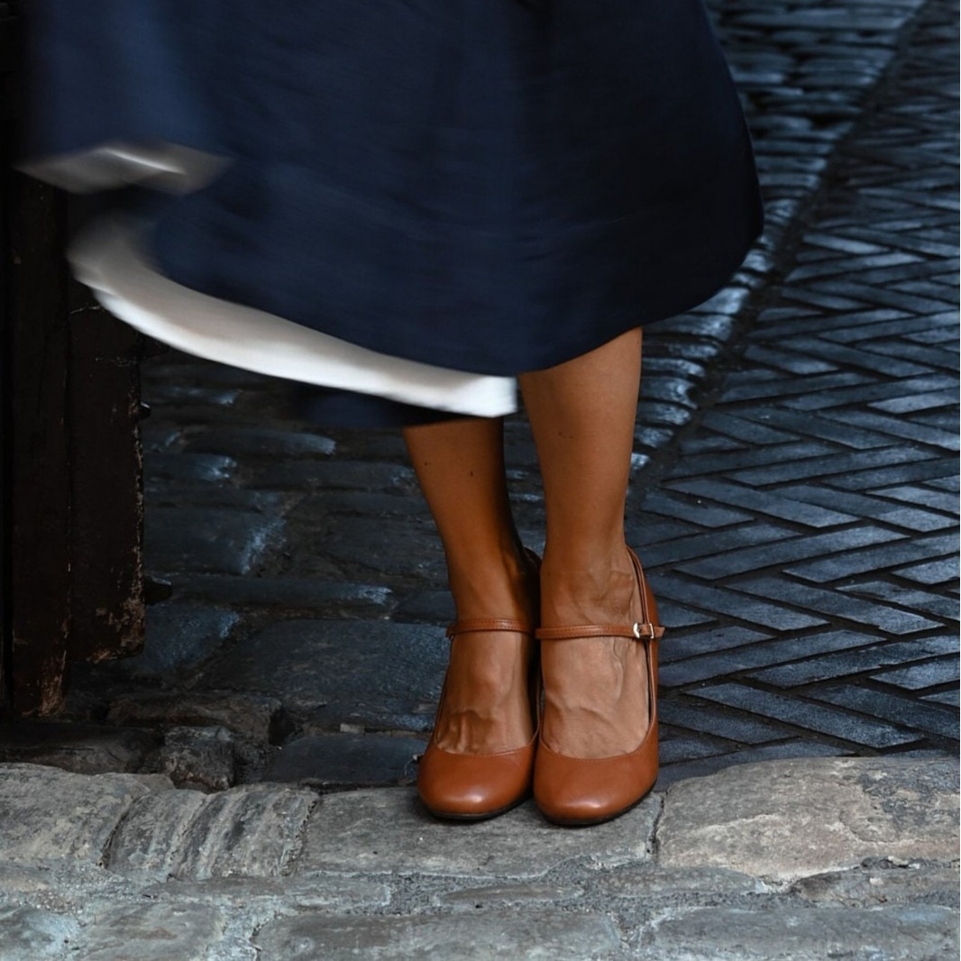 Fashion Pointed 40-43 Plus Size Buckle Strap Shallow Mouth Pumps Women foto 4