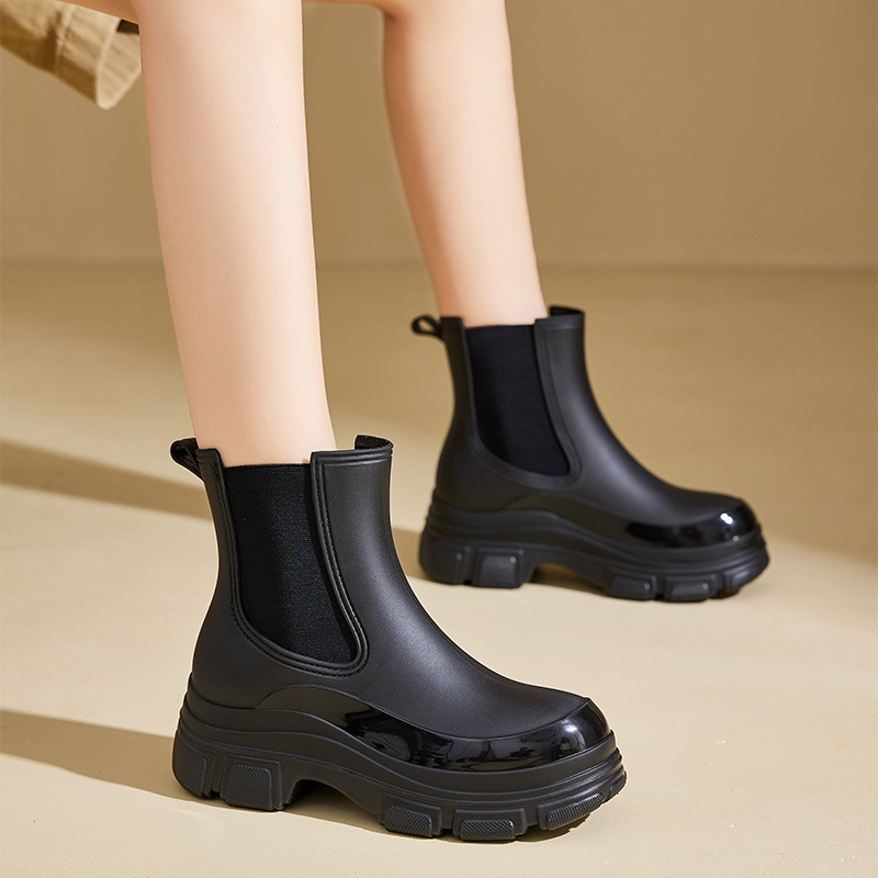 New Martin Rain Boots With Thick Soles Made Of Waterproof Plastic foto 3