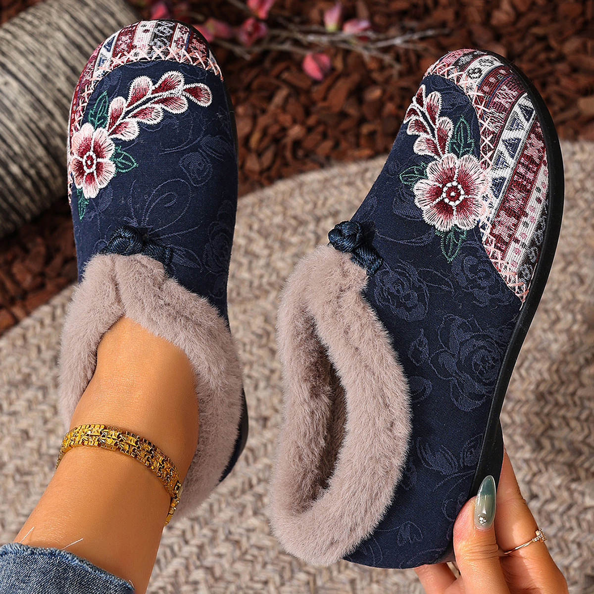 Flat Bottom Embroidery Cotton Shoes For Women foto 2