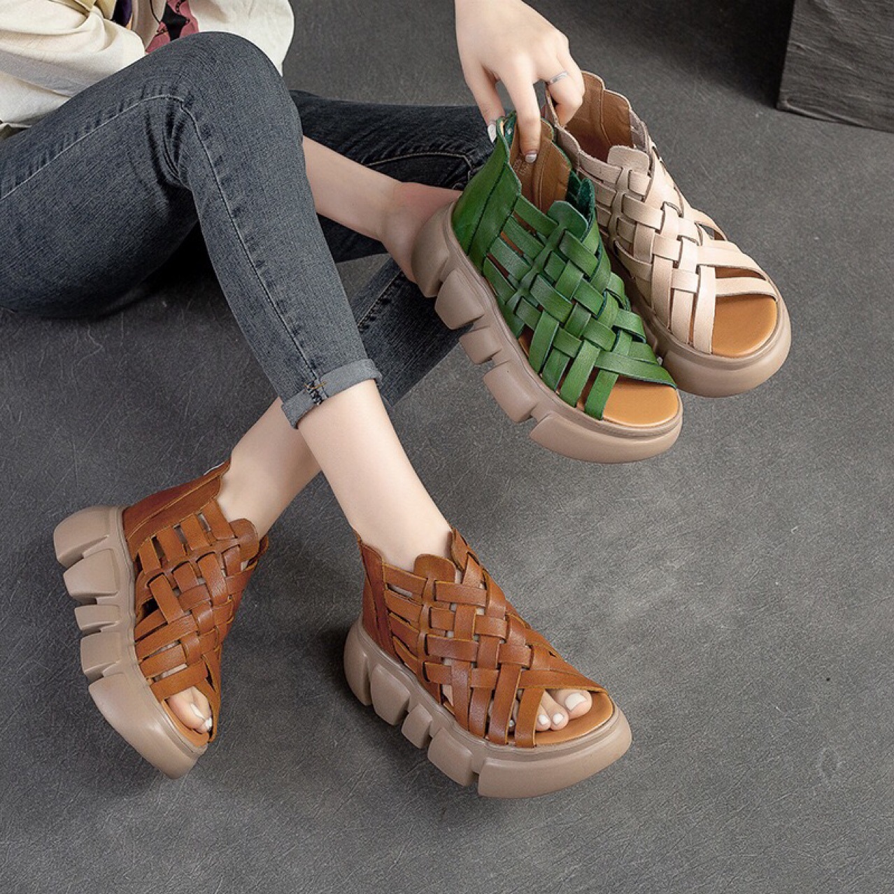 Woven Hollowed Sandals Thick Bottom Breathable foto 4