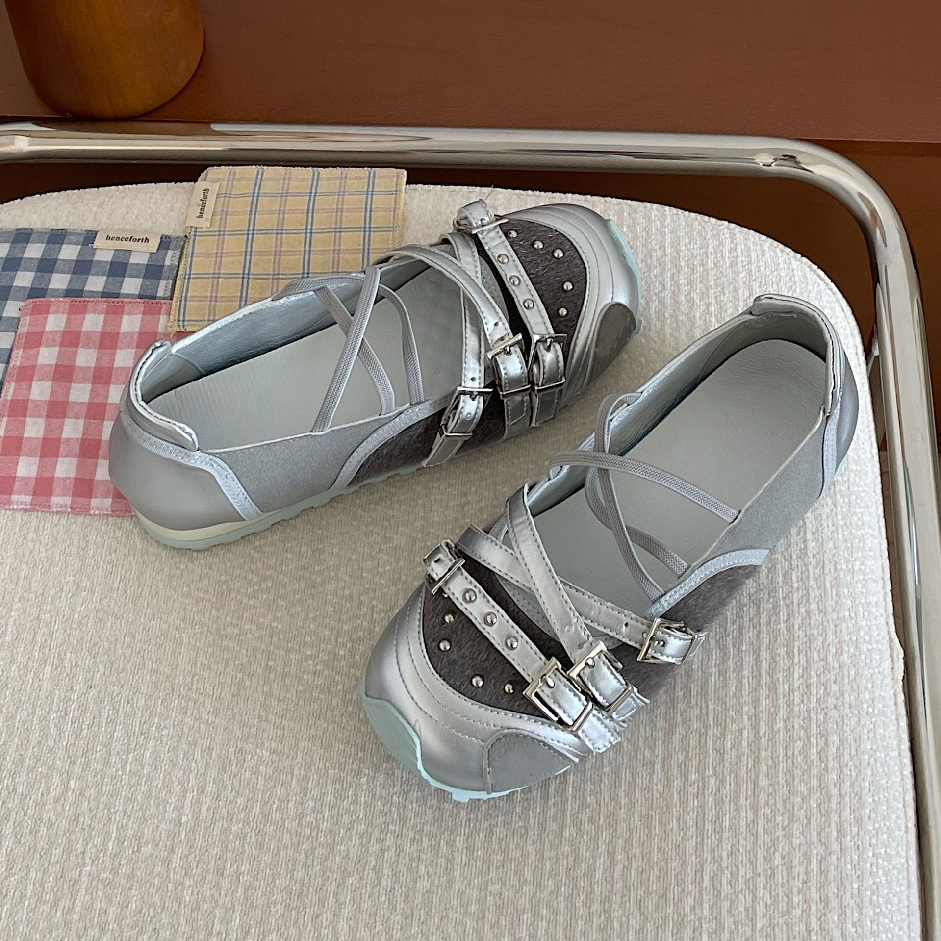 Ballet Flat Bottom Female Summer New Rivet Shallow Mouth Pumps foto 2