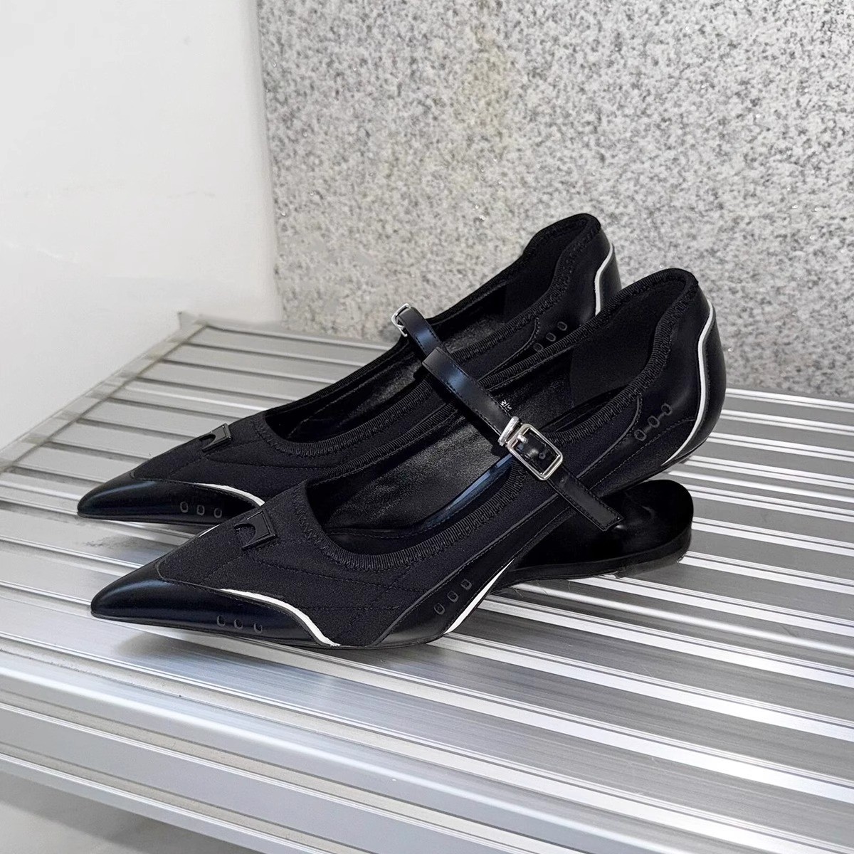 Womens French-style Pointed-toe Stilettos foto 2
