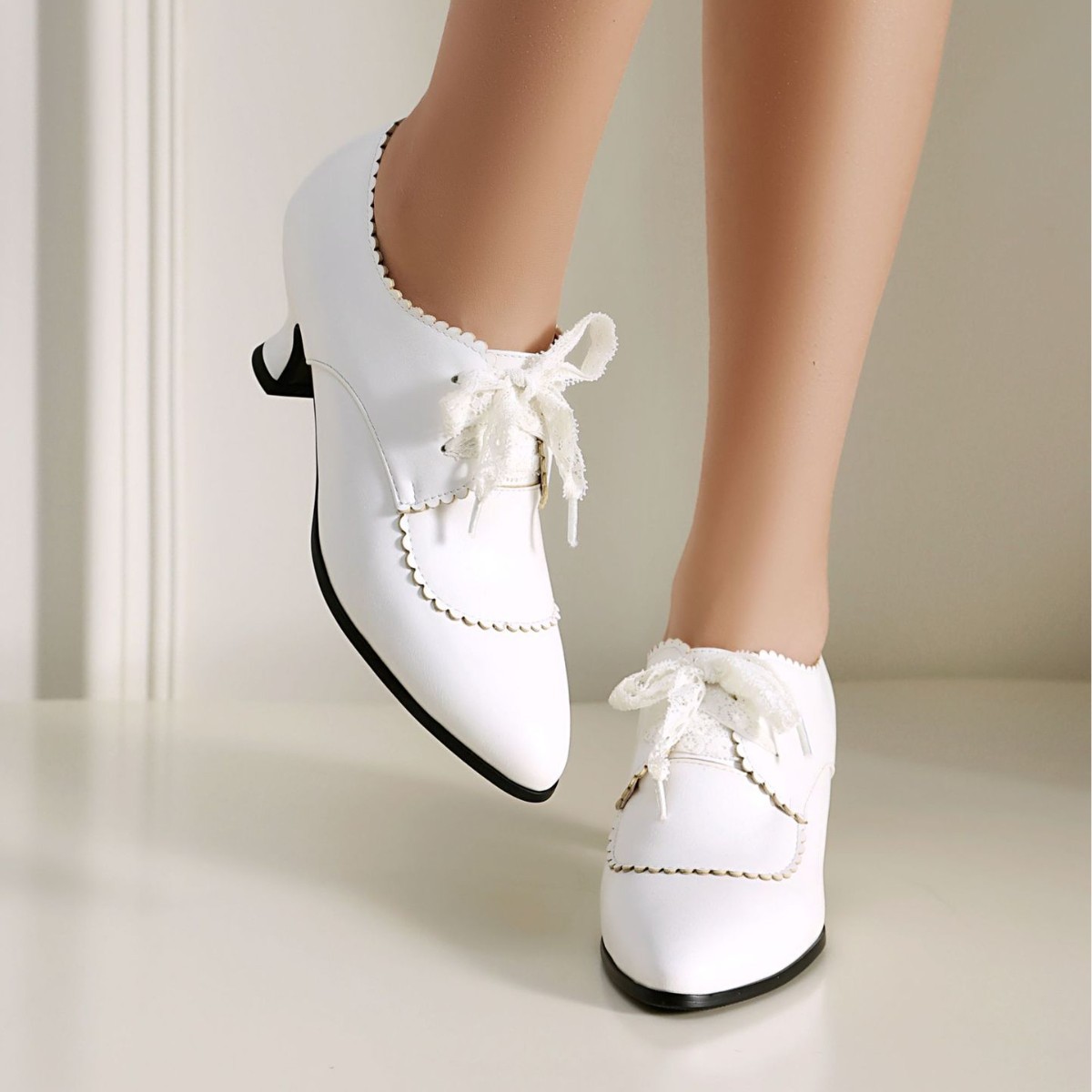 Fashionable High-Heel Plus-Size Embossed Floral Lace-Up Pointed-Toe Womens Pumps foto 4
