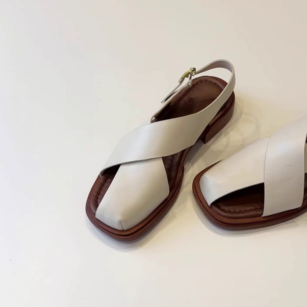 Women's Retro Hollow-out Roman Sandals With Buckle foto 2