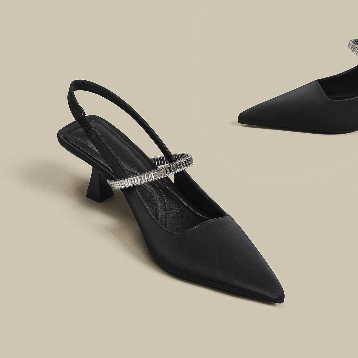 Women's Black High Heels Stiletto Pointed Toe Sandals With Skirt foto 4