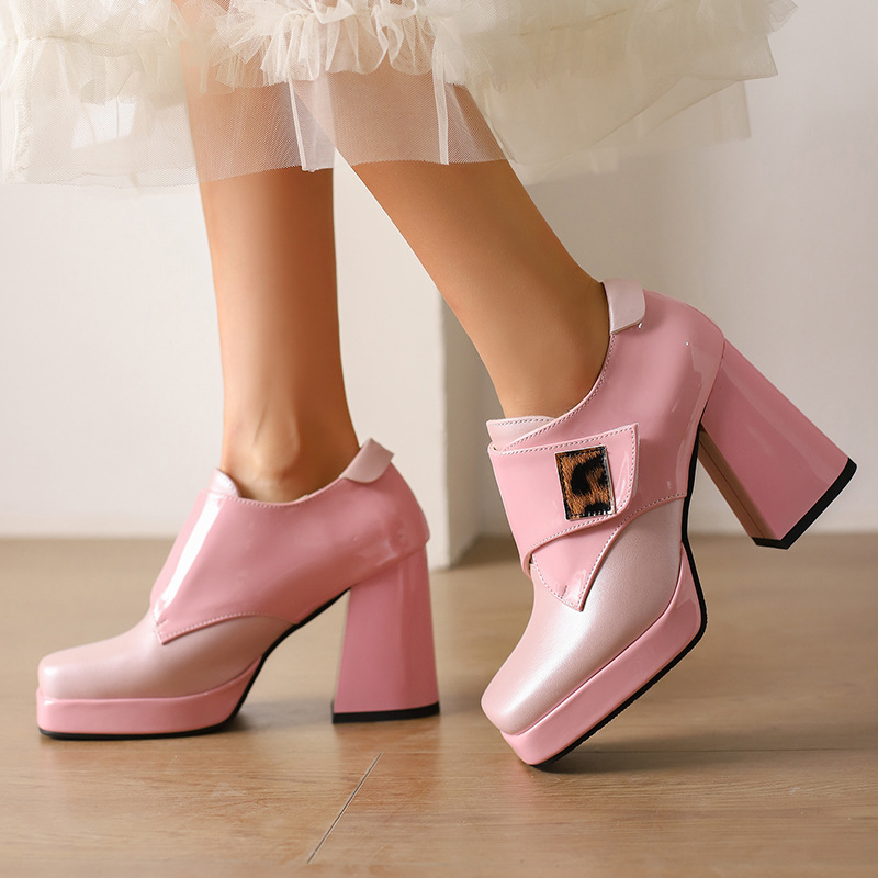 Square-toe Patent Leather Buckle Pumps Thick-soled High Heels foto 4