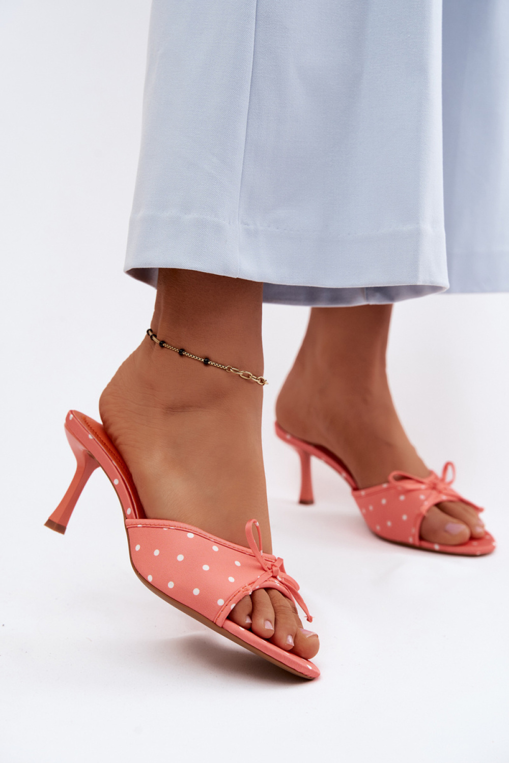Hakken slippers Step in style