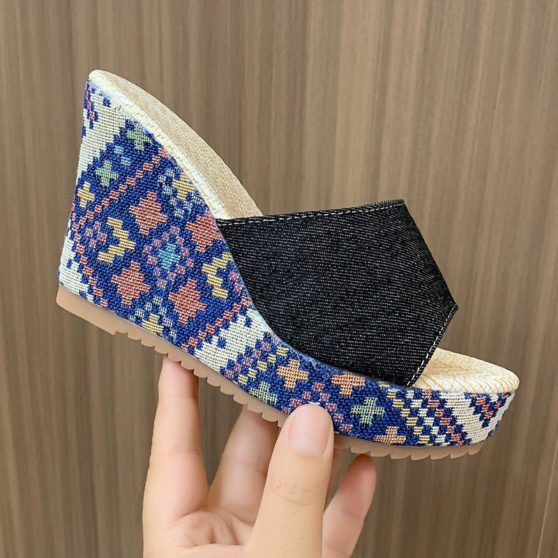 Fashionable Outdoor Open-Toe Wedge Sandals With Wide Strap For Women foto 2