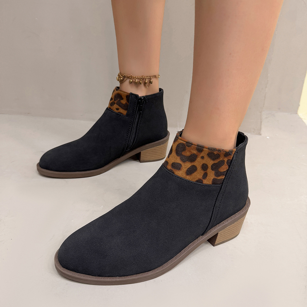 Plus Size Frosted Leopard Print Pointed Sense Thin Booties foto 2