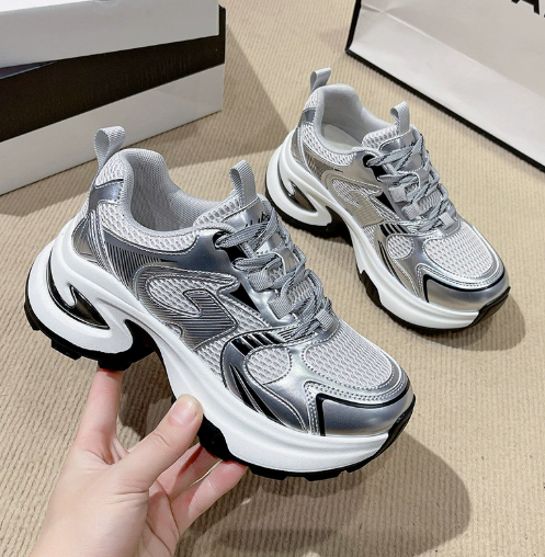 Platform Breathable Sneakers Designed Specifically For Petite Frames foto 4