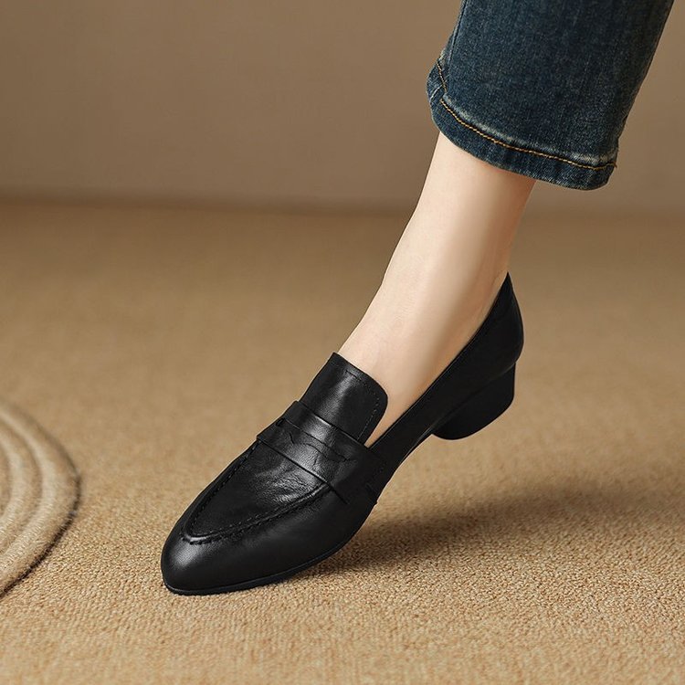 New Retro Pointed Toe Flat Bottom Slip-on Loafers foto 4