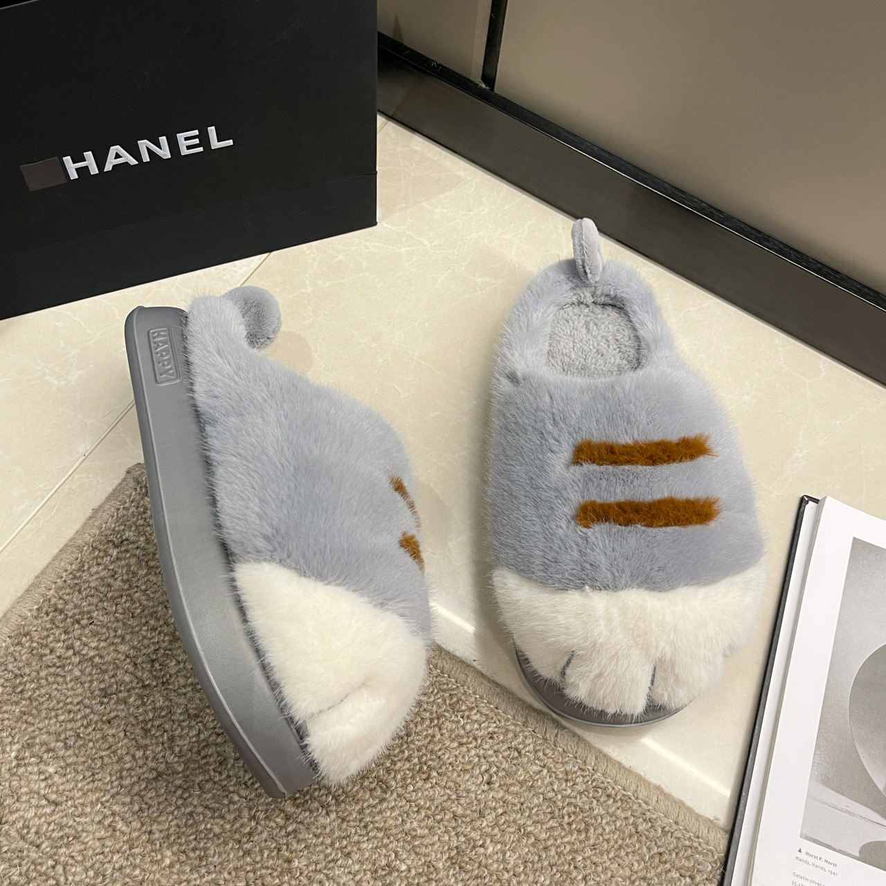 Women's Fleece Cartoon Toe Cover Fluffy Slippers foto 3