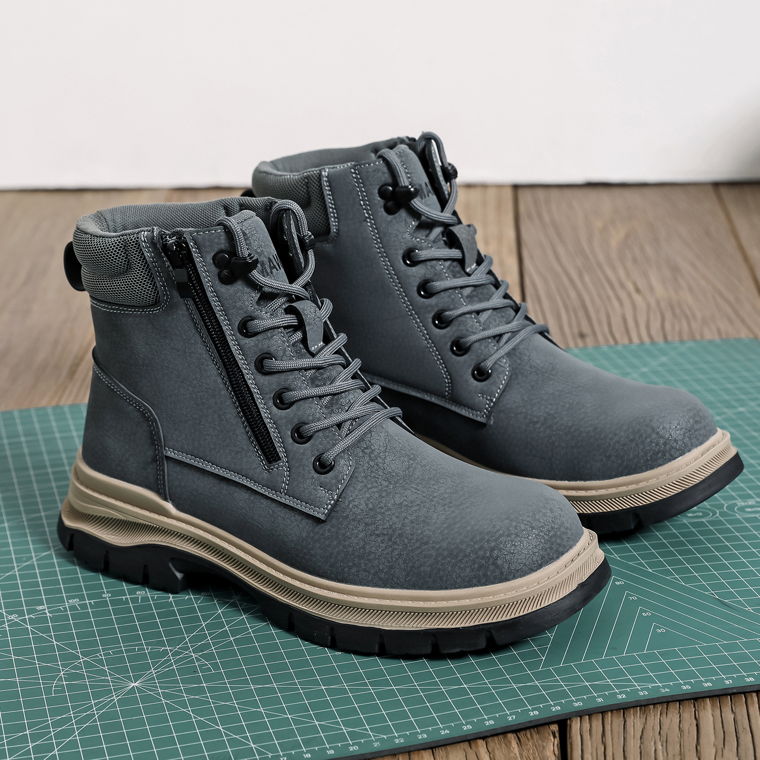 High-top Men's Shoes Men's Deodorant And Breathable Anti-smashing And Anti-penetration Lightweight And Wear-resistant Safety