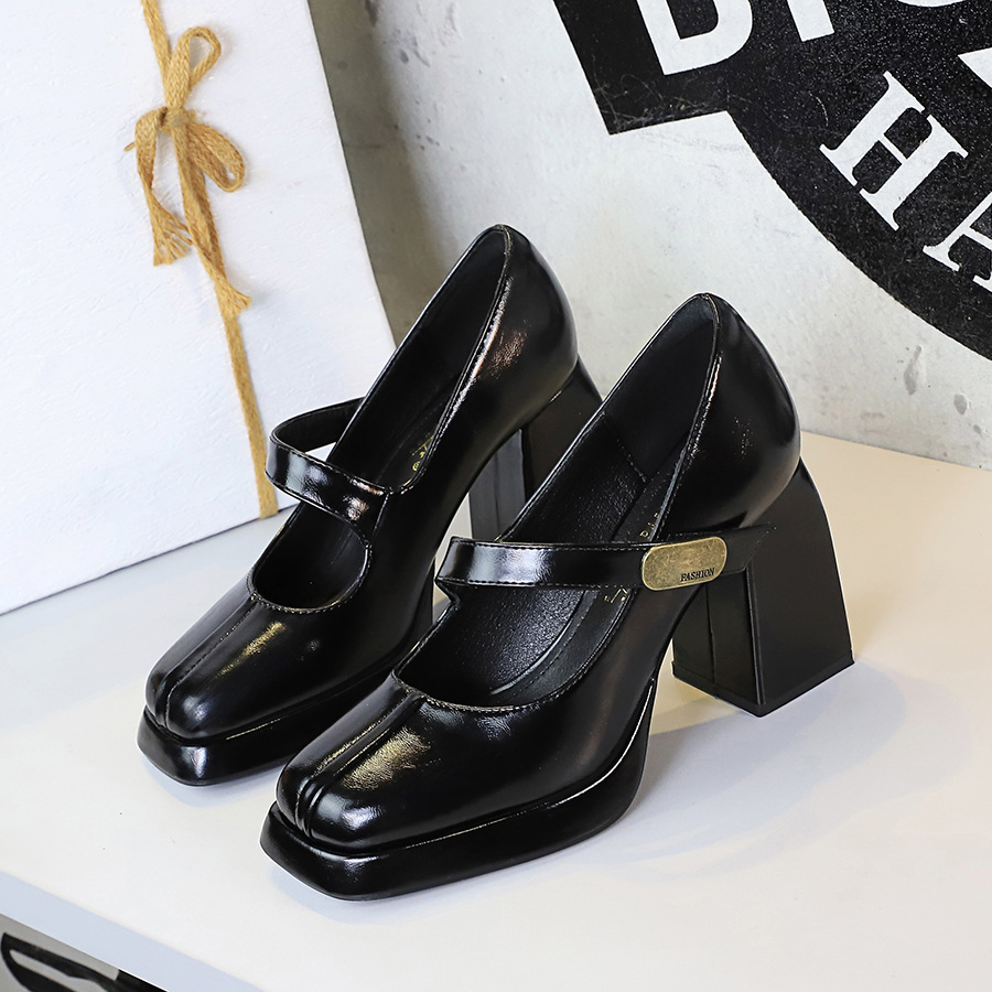 Retro-style High Heels With Platform Metal Buckle And Single-strap Sandals foto 5