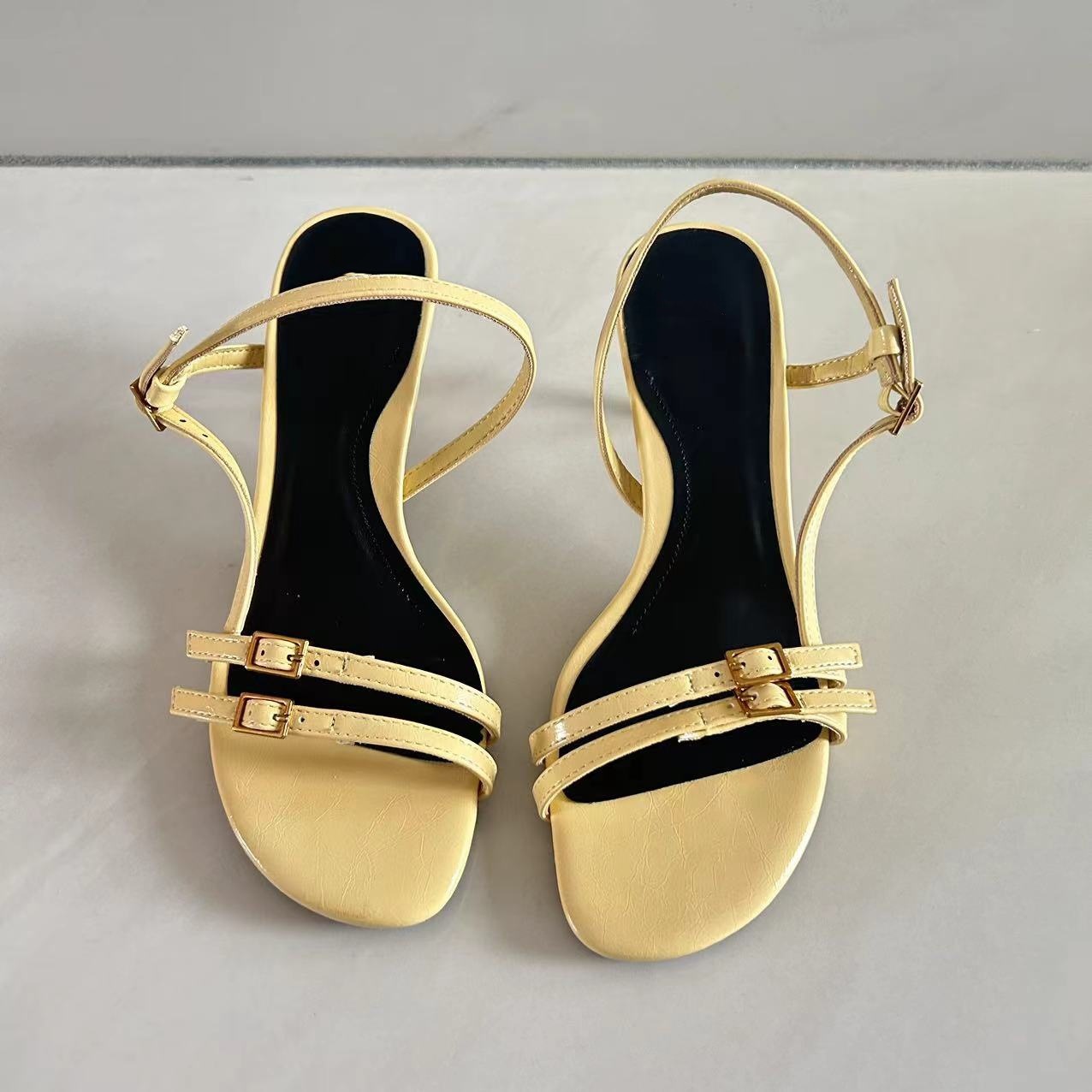 Summer New Women's Shoes Yellow Word Fashion Buckle High Heels foto 3