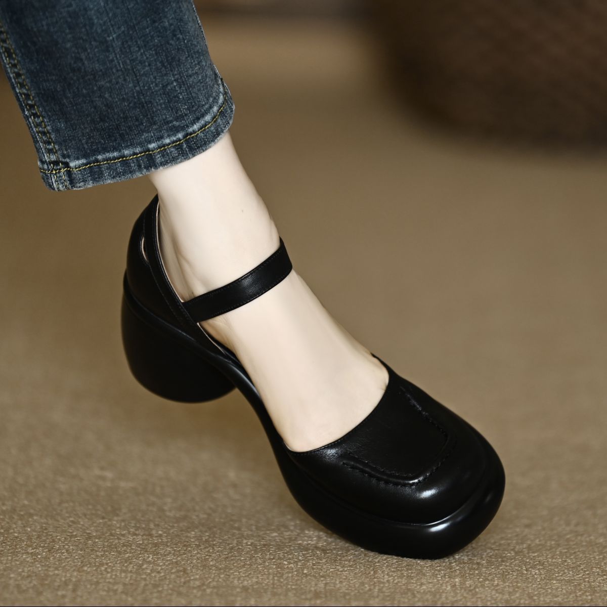 Closed Toe Thick Heel Ankle-strap Shallow Mouth foto 3