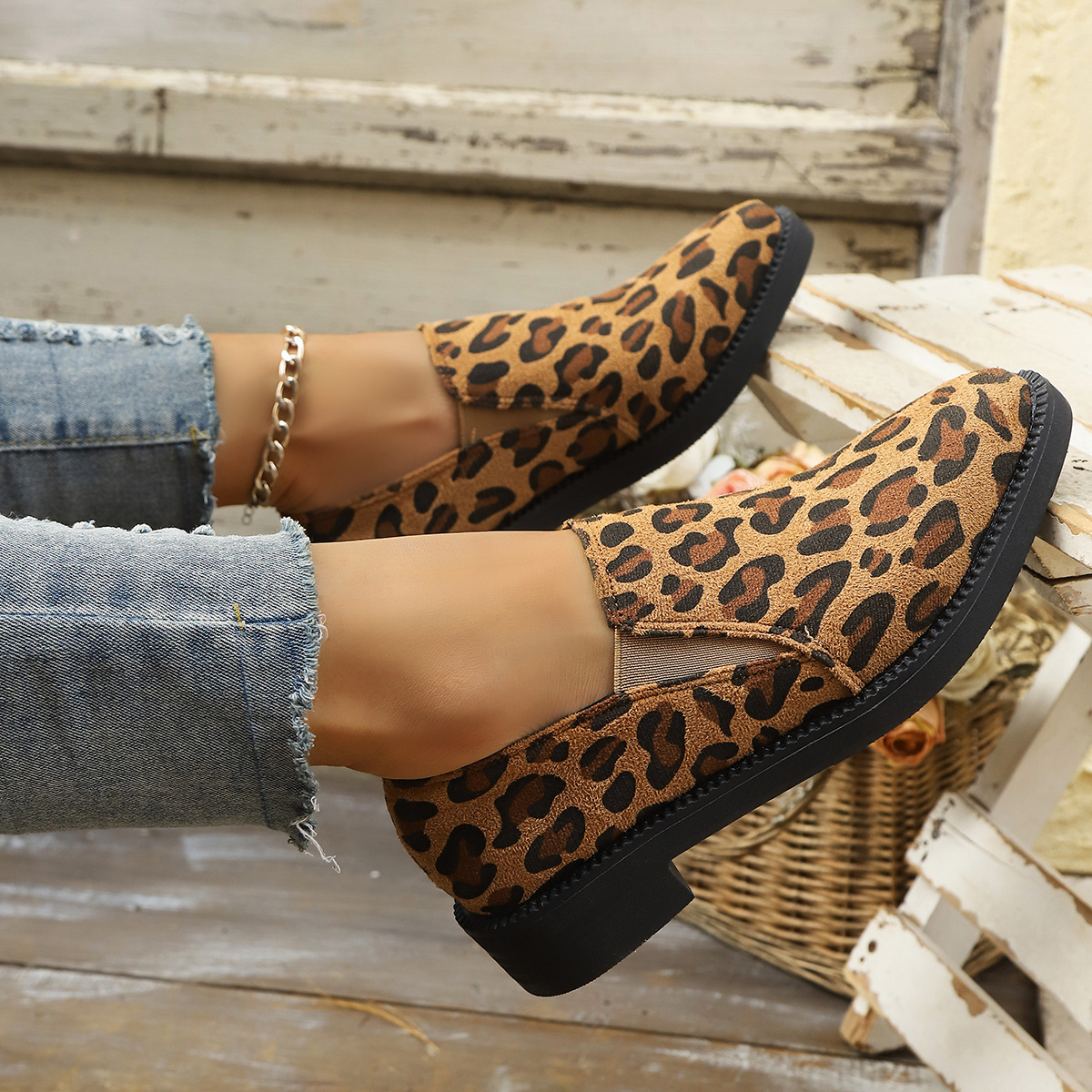 Pointed Toe Chunky Heel Lightweight Comfortable All-match Leopard Print Slip-on Shoes foto 5