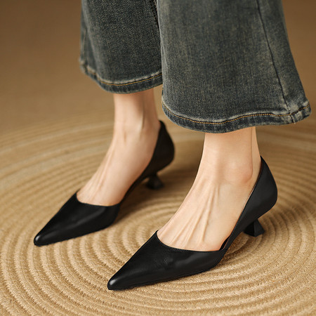 Genuine Leather Camellia Square-Toe Chunky-Heel Flat Shoes