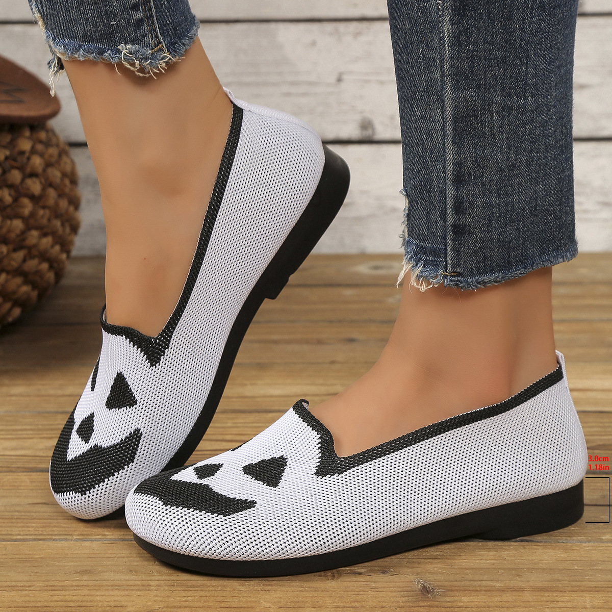 Women's Halloween Pumpkin Printed Breathable Flying Woven Shoes foto 4