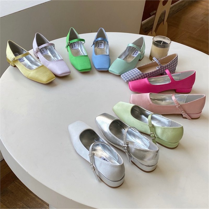 French-style Vintage Square-toe Satin Granny Shoes With A Buckle Strap foto 5