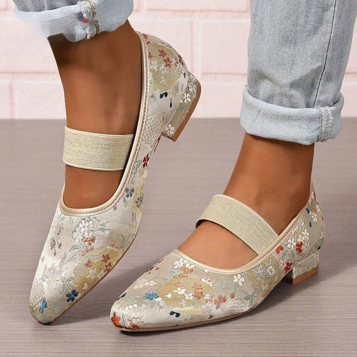 Chunky Heel Embroidery Women's Pumps foto 2