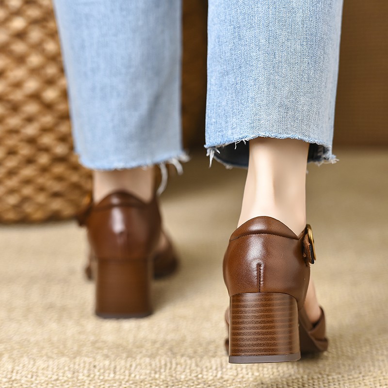 Women's Chunky Heel Hollow Buckle Pig Cage Closed Toe Sandals foto 3