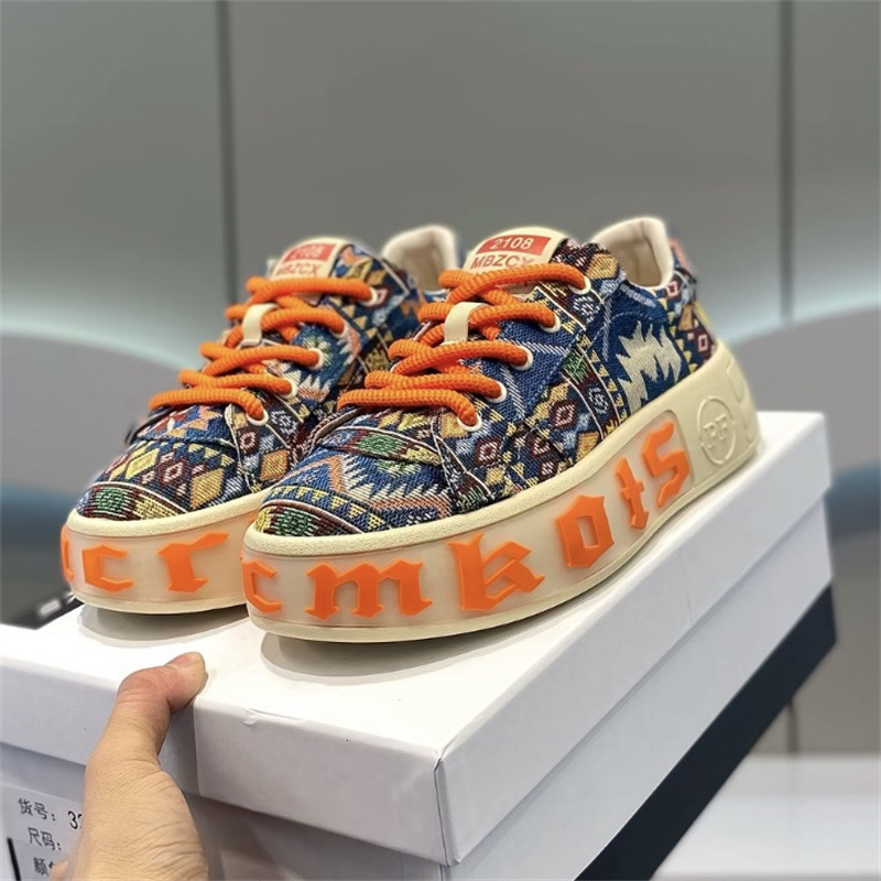 Breathable Low Top Printed Board Shoes Men's Versatile Cloth Shoes foto 5