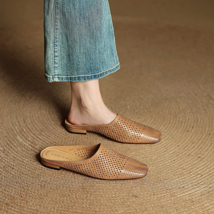 Womens Full-Grain Leather Closed-Toe Half Slippers foto 4