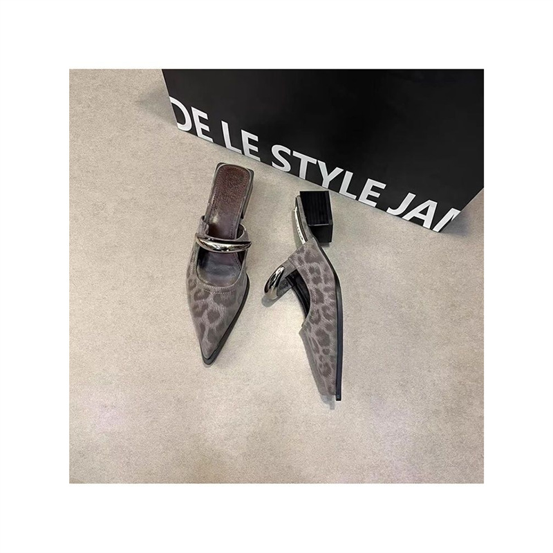 New Spring And Summer Metal Buckle French Style Slip-on Closed Toe Half Slippers For Women foto 3