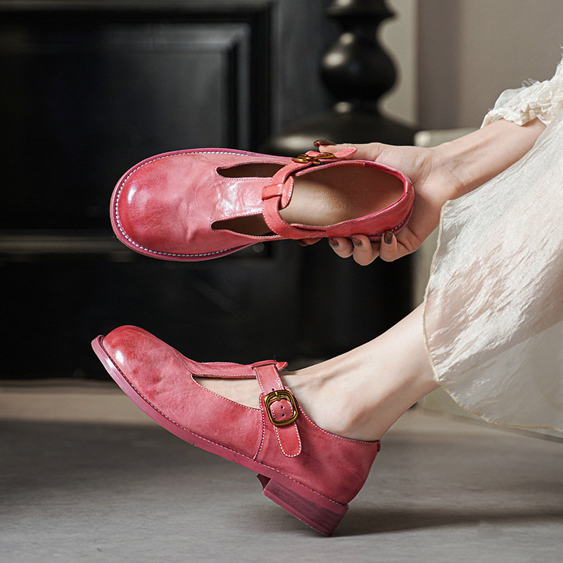 Low Heel Women's Retro Style Leather Flat Shoes
