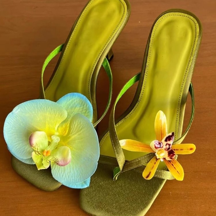 Handmade Asymmetric Flower Sandals For Women High Heel Semi-slipper foto 3