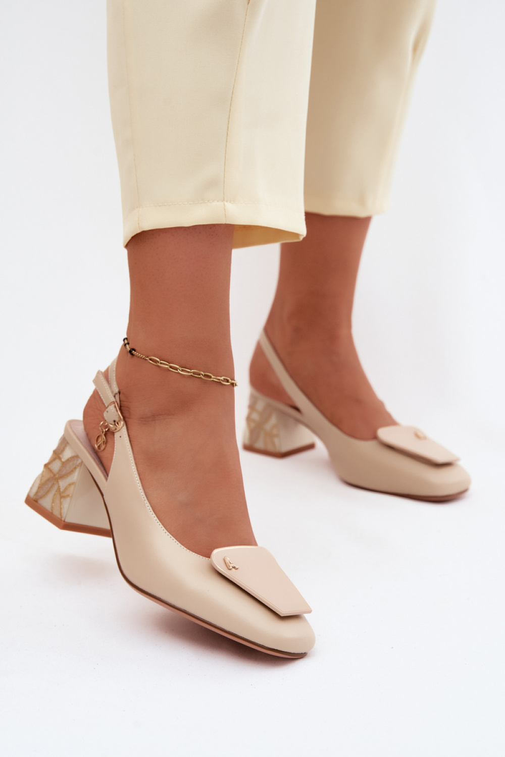 Pumps met dikke hak Step in style