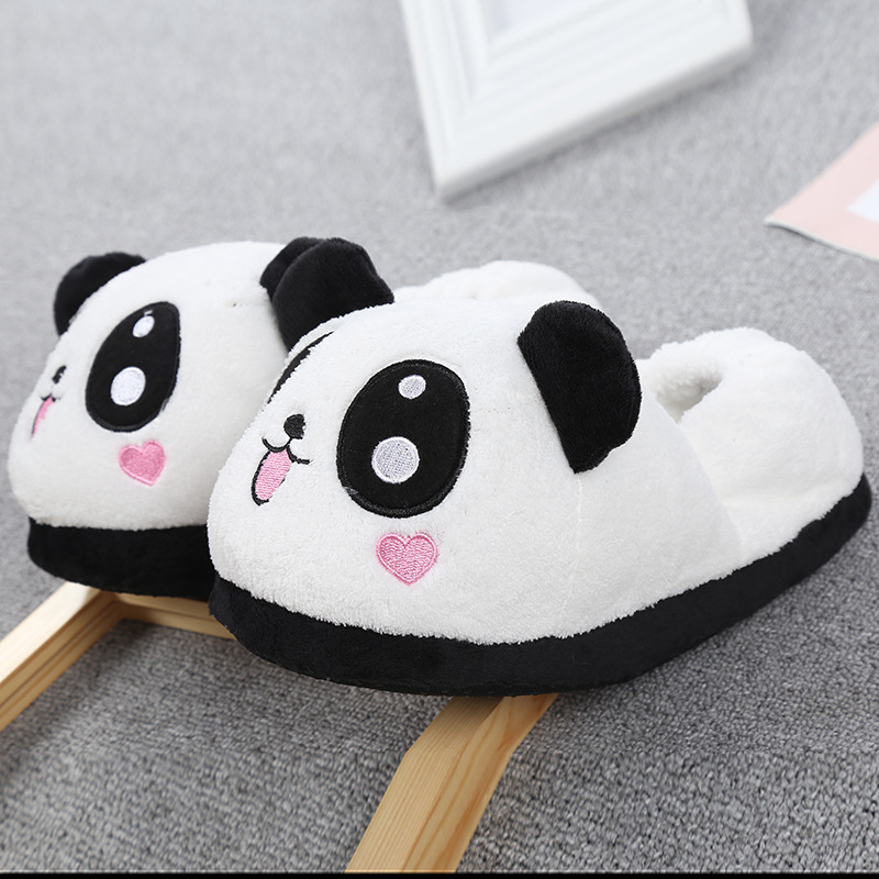 Cute And Adorable Panda Heart-Shaped Cartoon Plush Closed-Toe Slippers foto 2