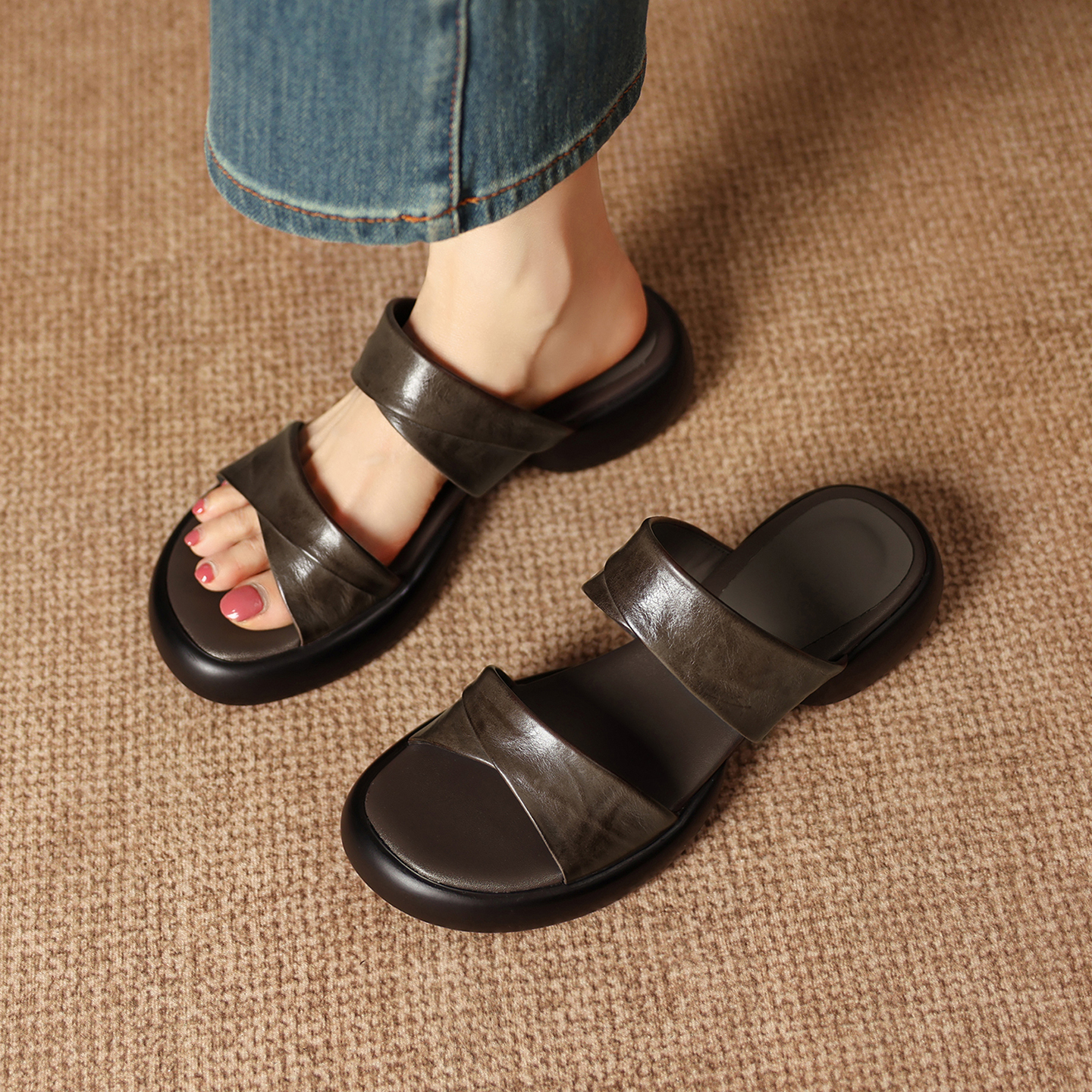 Women's Handmade Full-Grain Leather Platform Slide Sandals, Retro Two-Band Chunky Mules With Sheepskin Lining foto 2