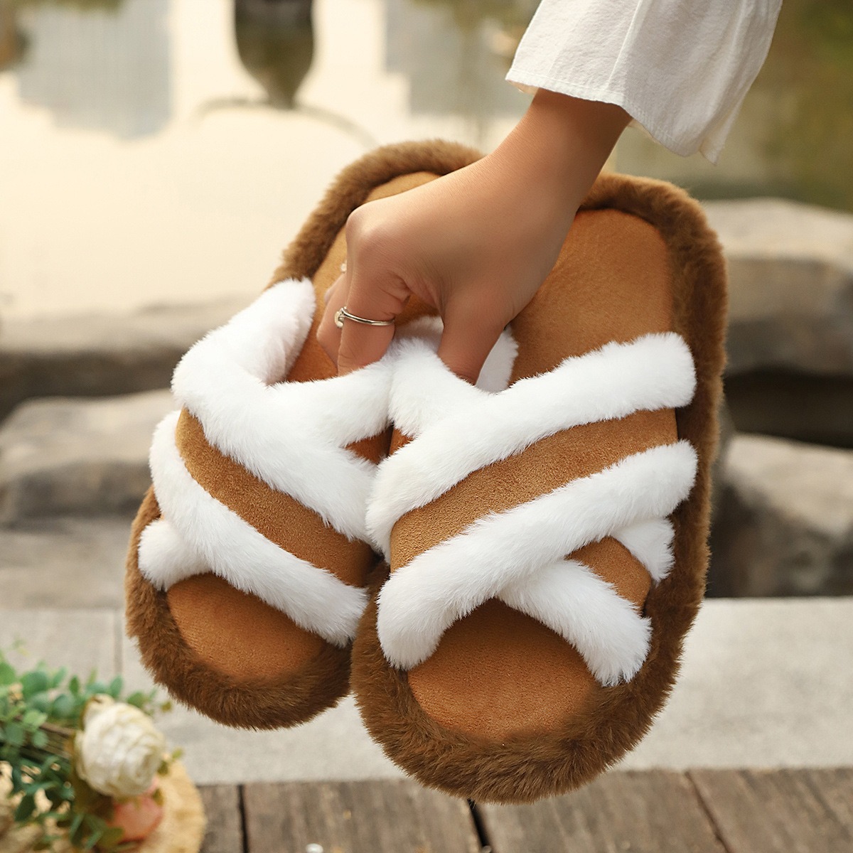Fluffy Slippers Cross Strap Stitching Warm Casual Platform Slippers foto 5