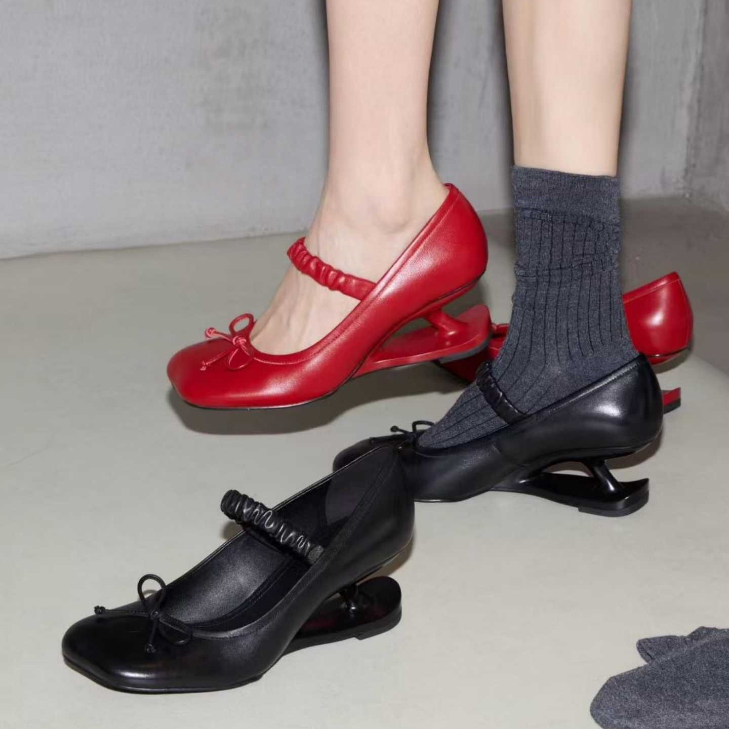 Womens Square Heel Shoes With Bow Accent foto 3