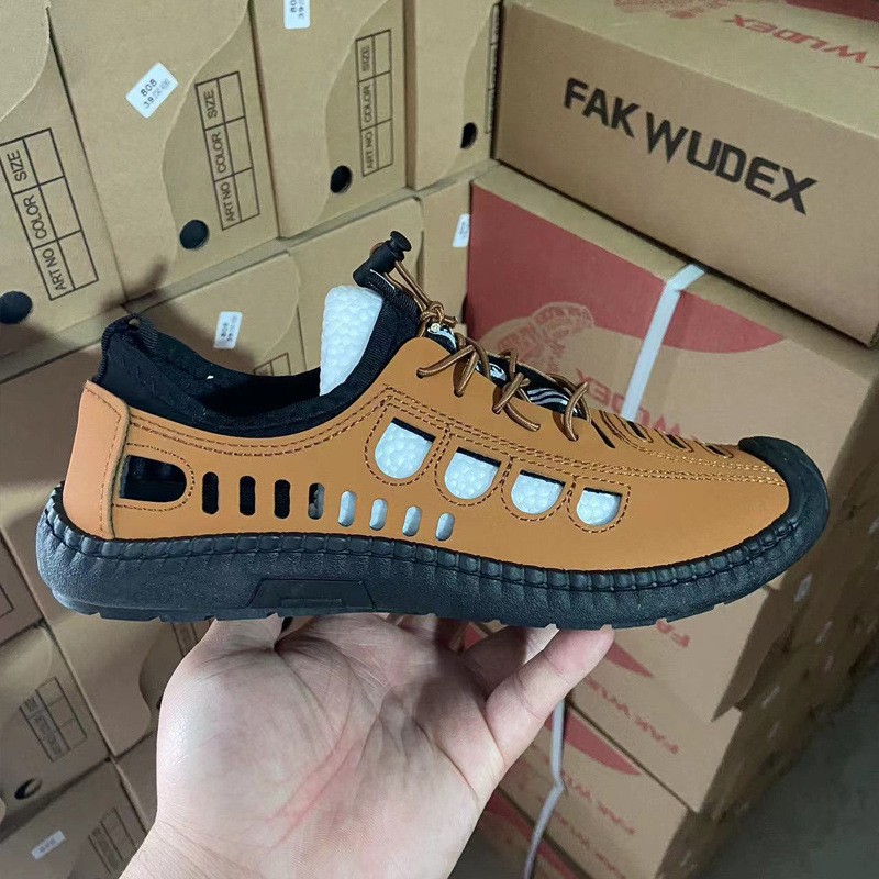 Men's Sandals Hollow Leather Soft Bottom Hole Shoes foto 4