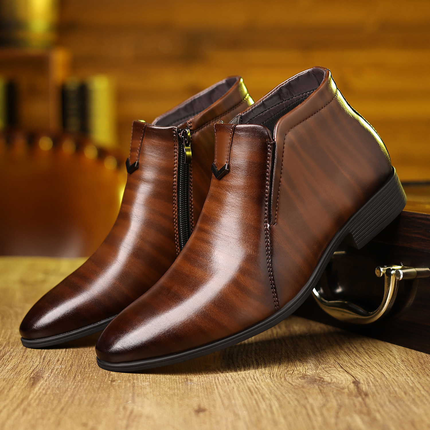 Men's Pointed White Striped Embossed Side Zipper Leather Ankle Boots foto 5