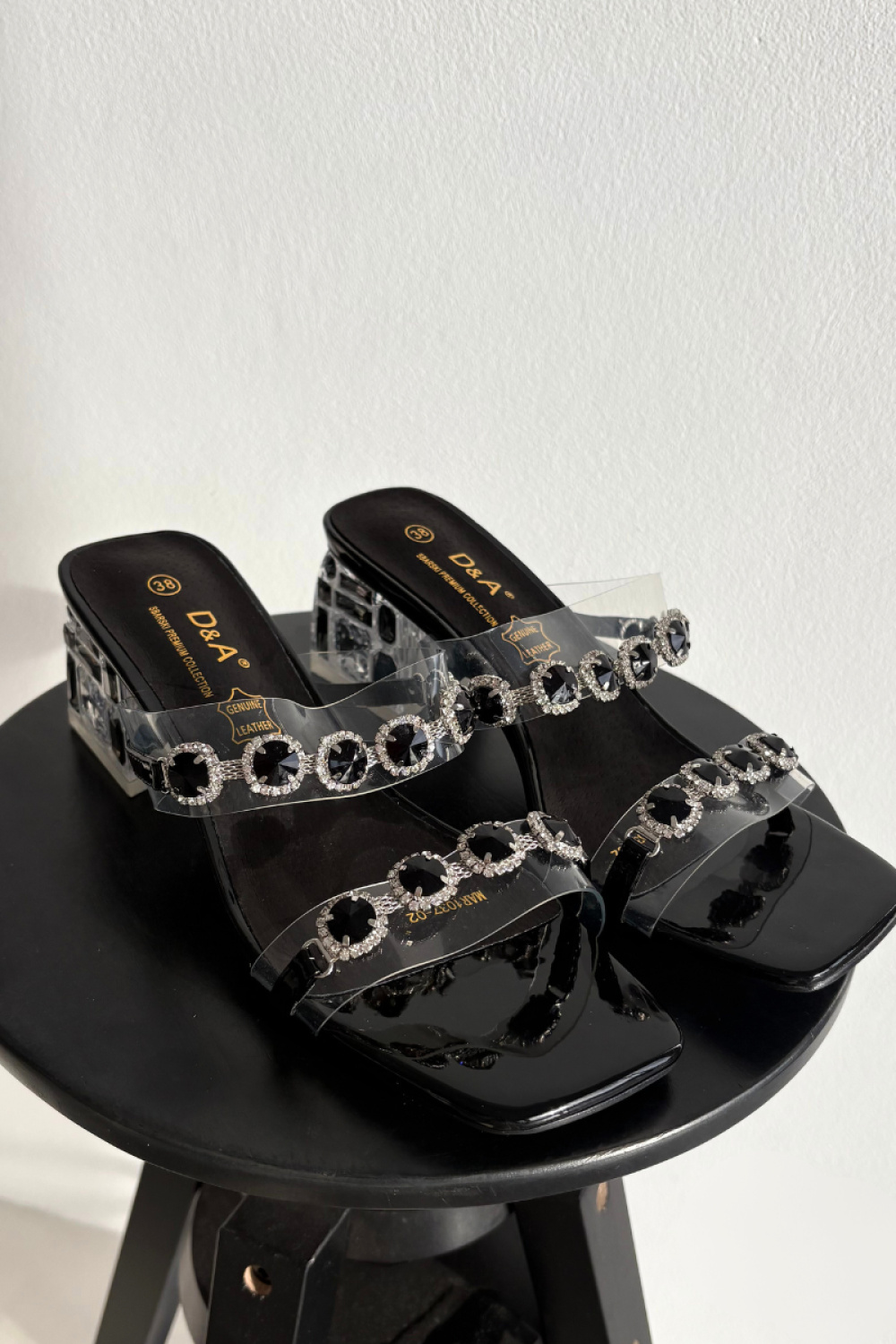 Hakken slippers Step in style