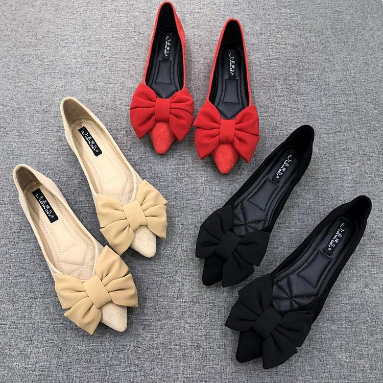 Shoes With Rubber Soles And A Black Bowversatile For Work foto 3