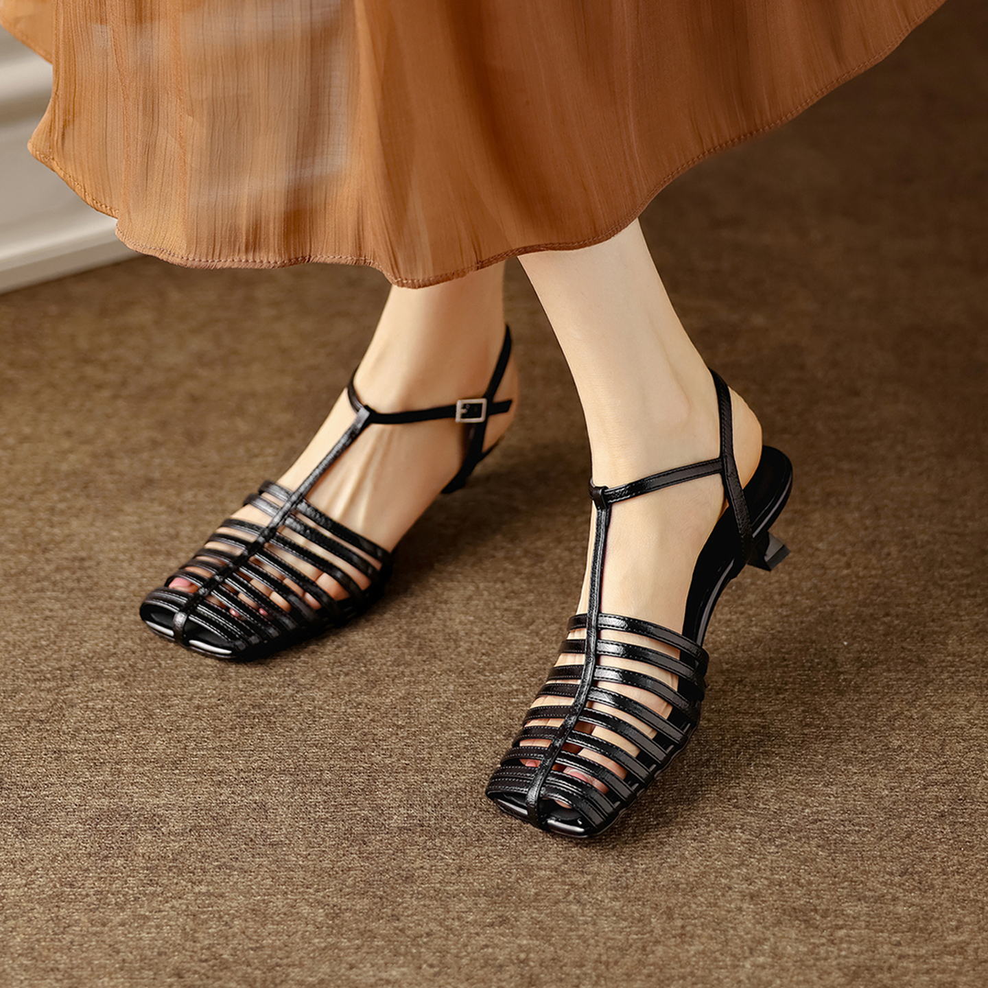 Women's Washed Genuine Lambskin Cage Sandals, T-Strap Slingback Kitten Heel Shoes foto 4