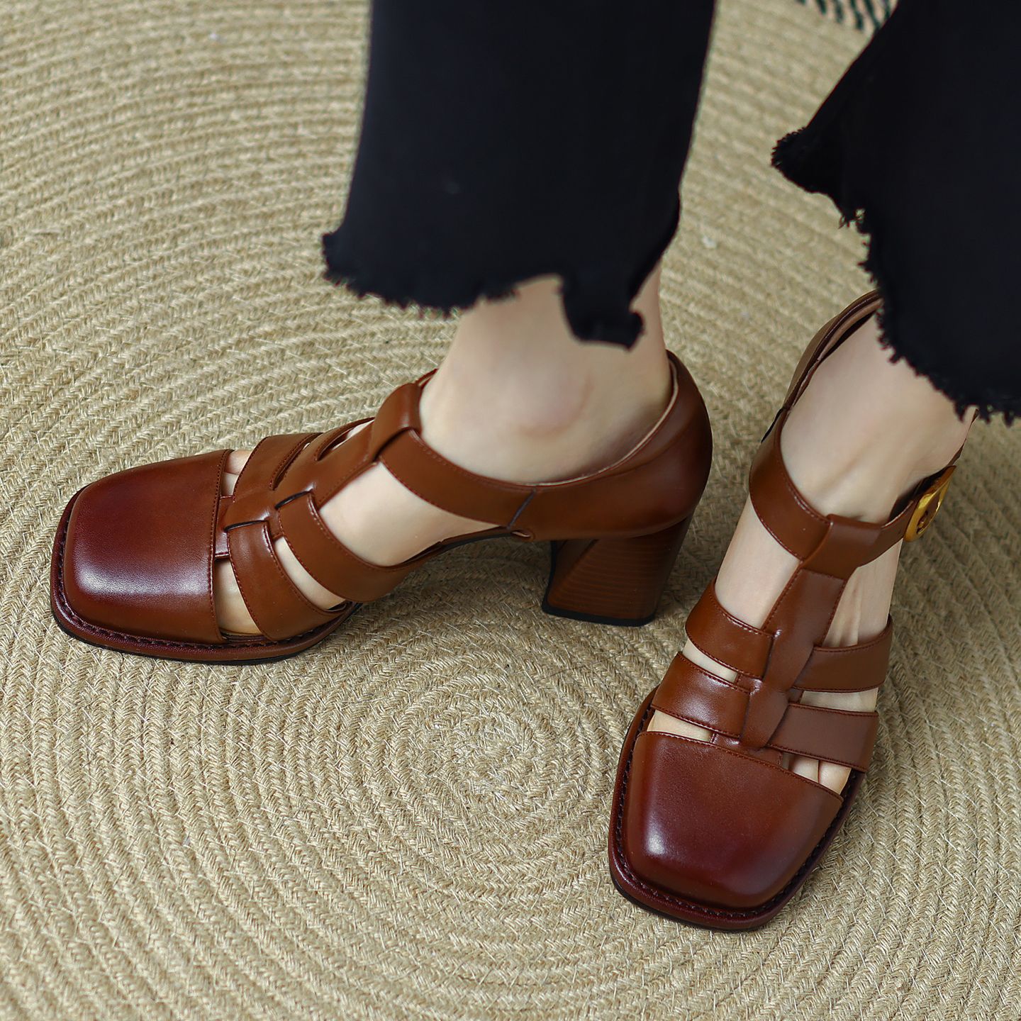 Baotou Hollow-out Sandals Women's Vintage foto 5