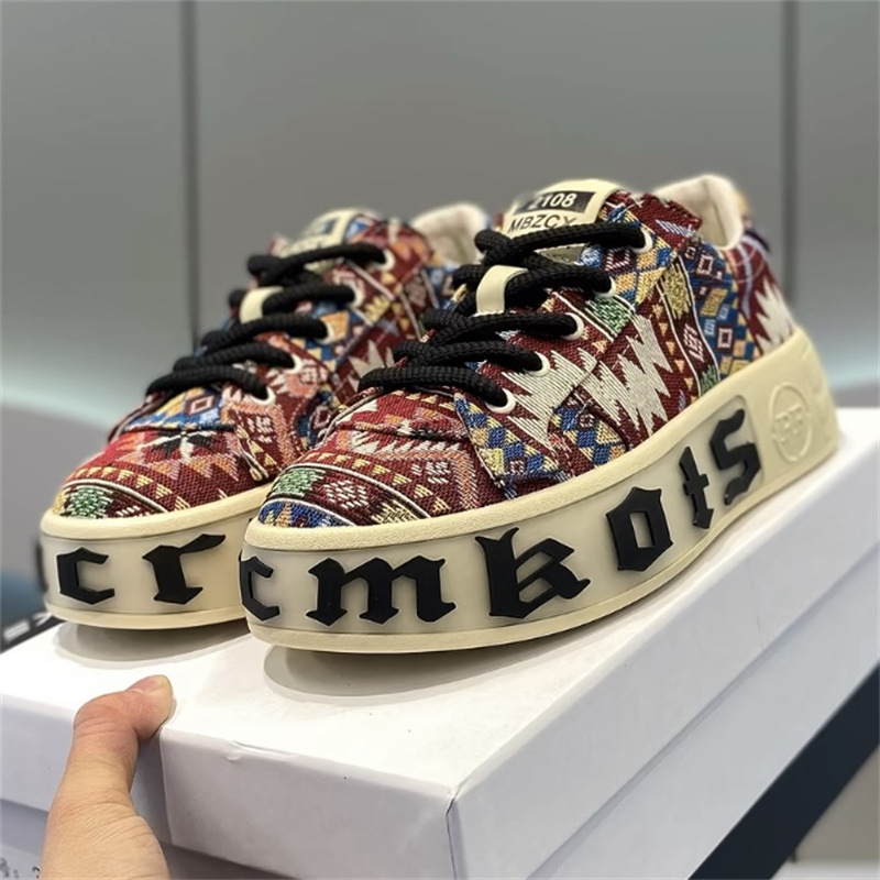 Breathable Low Top Printed Board Shoes Men's Versatile Cloth Shoes foto 2