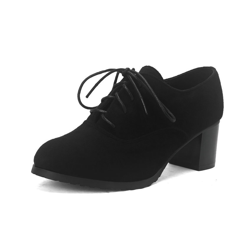 Womens Deep-v Cut Shoes With A Round Toe Chunky Heel And Matte Finish Featuring Front Lacing foto 5