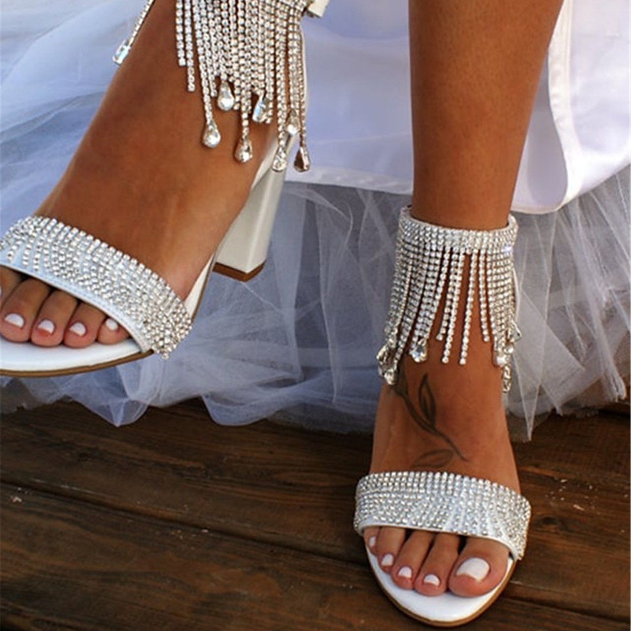 Womens Rhinestone-embellished Chain Strap Chunky Heel Sandals foto 2
