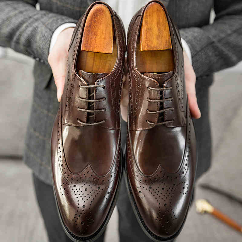 Brogue Men's Leather Pointed Handmade Leather Shoes foto 2