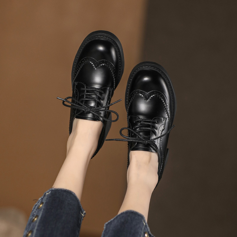 Women's Autumn New Carved Lace-up Round Head British Black Chunky Heel Shoes foto 3