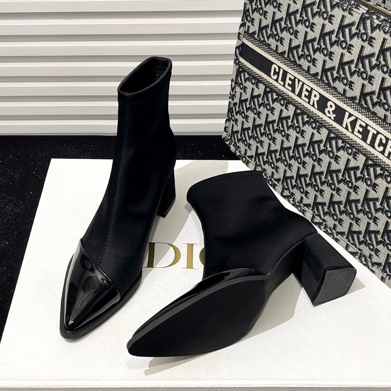 Womens Plus-Size Pointed-Toe Ankle Boots foto 2